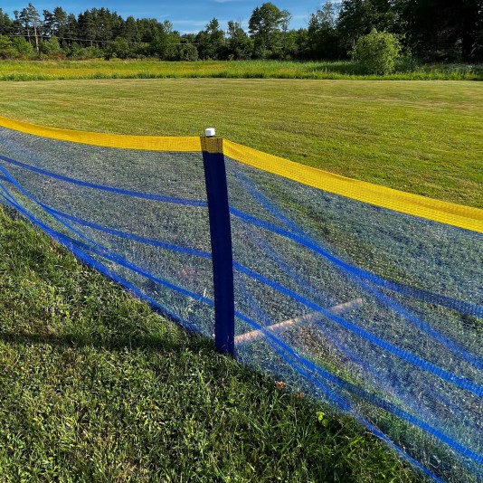 Grand Slam Heavy Duty Above Ground 4' H x 150' Long Portable Outfield Fencing Kit (Pocket Style, 5' Pole Interval) - Blue