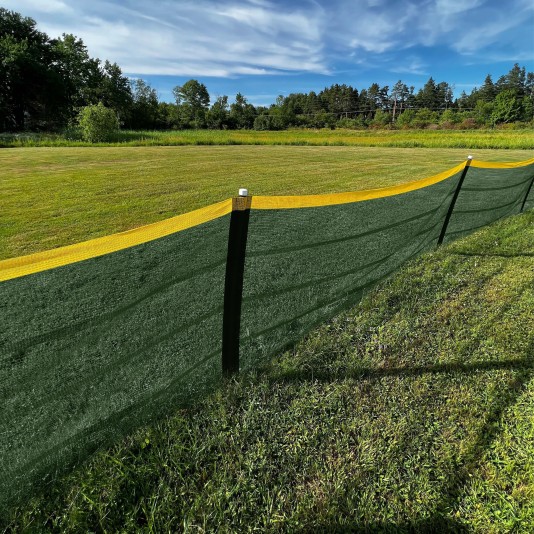Grand Slam Heavy Duty 4' H x 471' Long In-Ground Portable Baseball Outfield Fencing Kit (Pocket Style, 10' Pole Interval) - Green