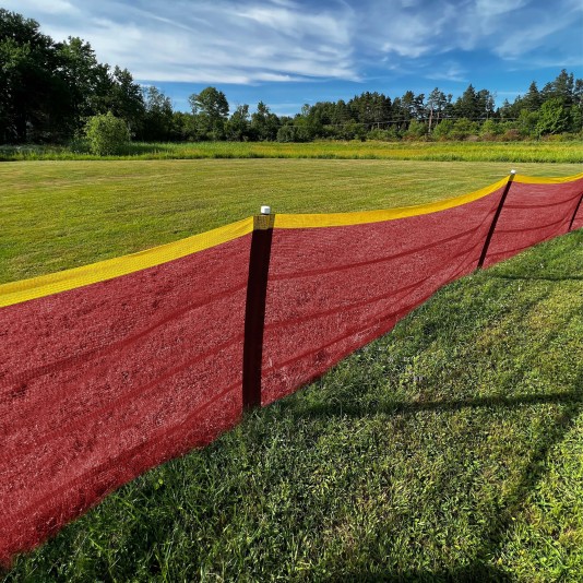 Premium Grand Slam Heavy Duty 4' H x 471' Long In-Ground Portable Baseball Outfield Fencing Kit (Pocket Style, 10' Pole Interval) - Red